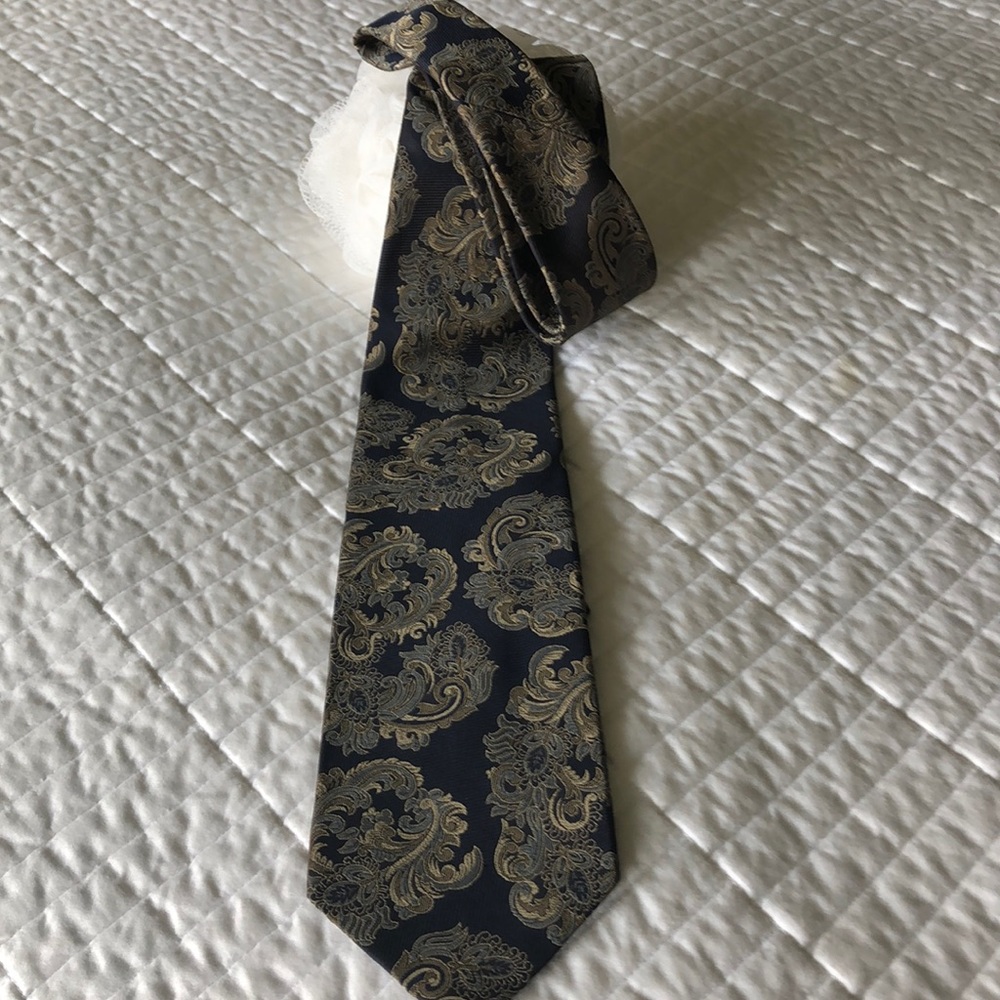 XMI men’s silk tie
